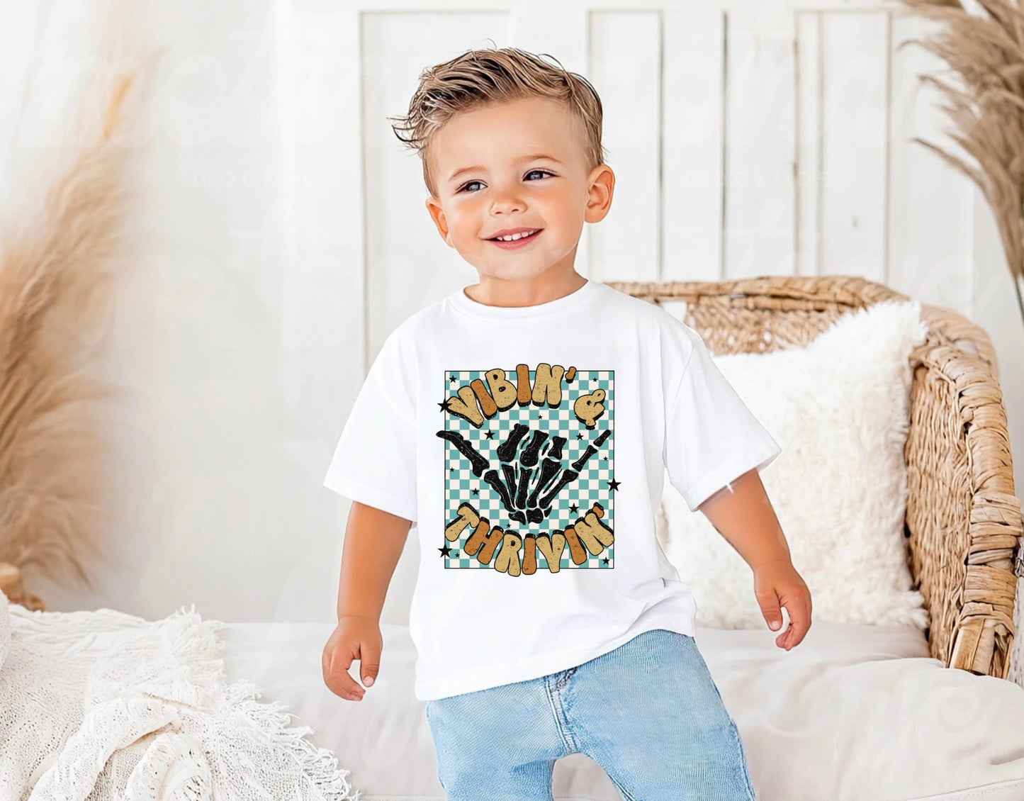 Vibin’ & Thrivin’ graphic tee