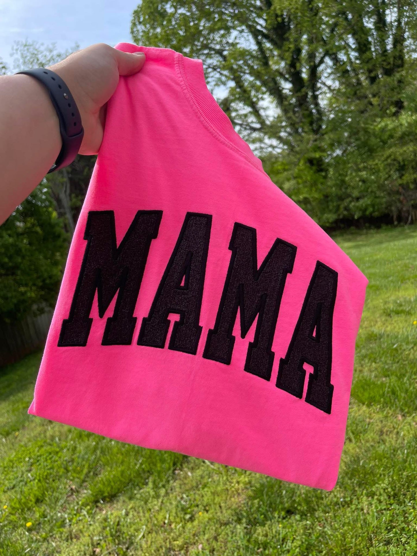 Mama Glitter Applique Comfort Color Short Sleeve Shirt ✨