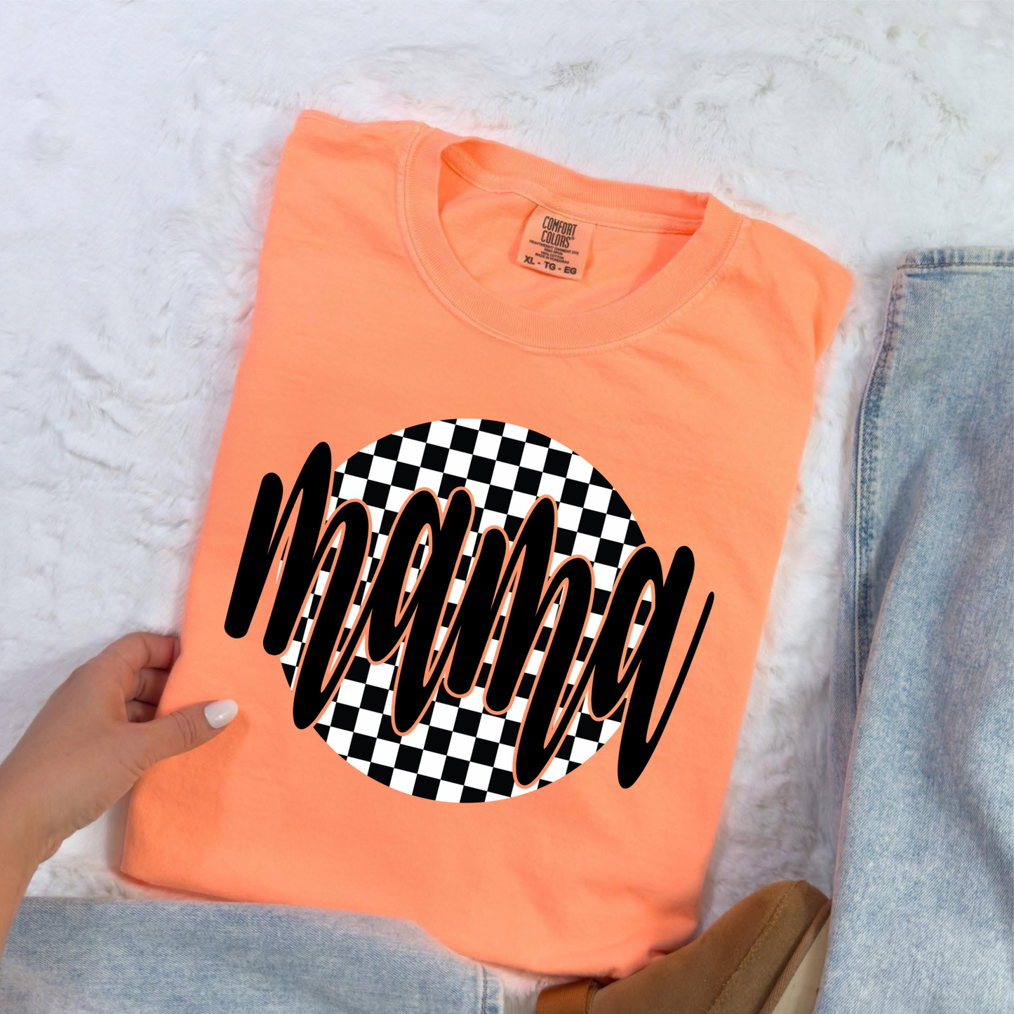 Mama checkered circle graphic tee