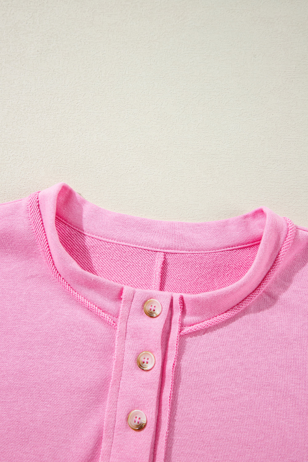 Sachet Pink Solid Color Buttoned Neckline Loose Sweatshirt