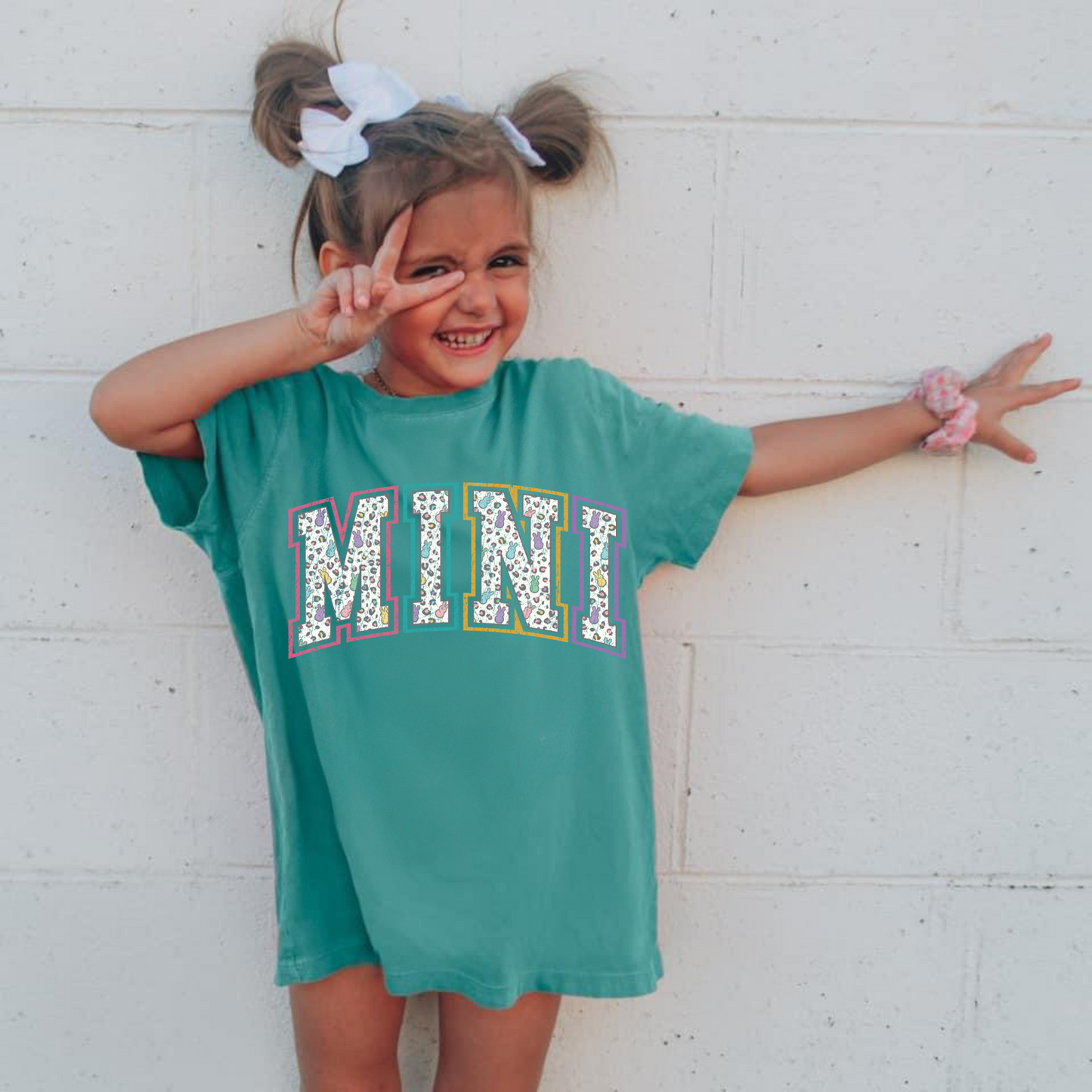 Mini peeps graphic tee