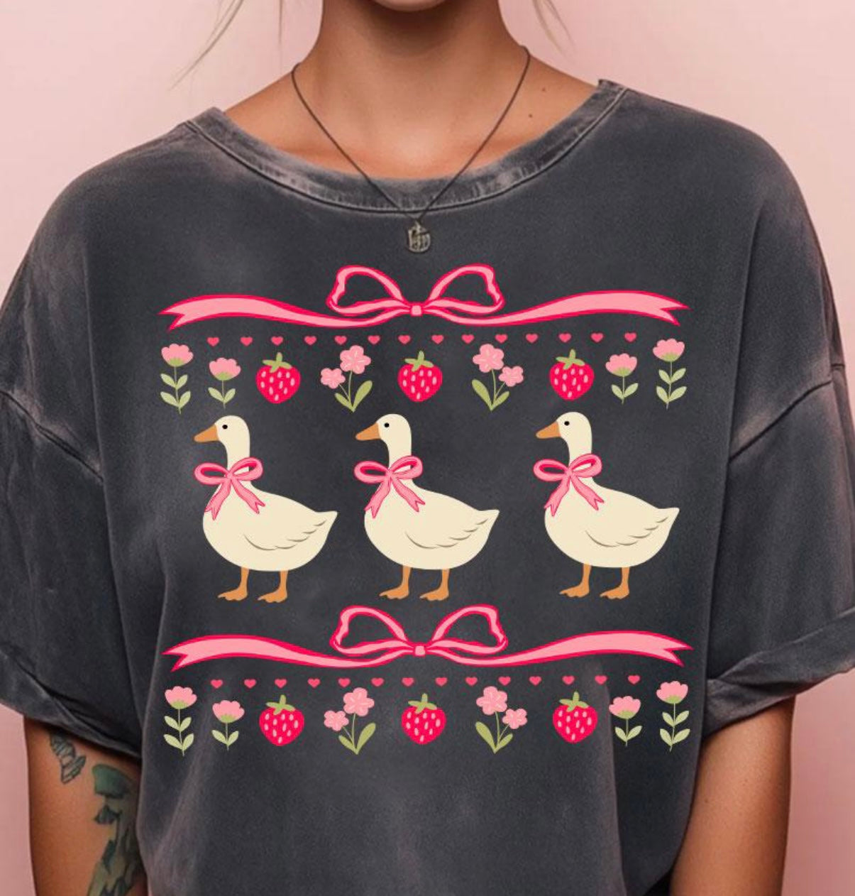 Vintage Berry duck graphic tee